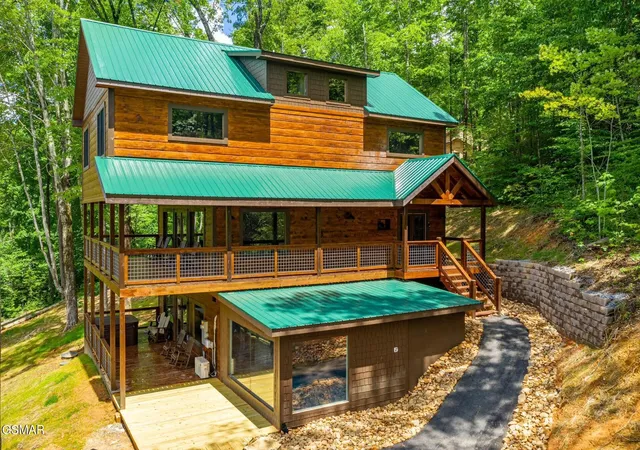 Photo 1 of Single family home for sale at 3181 Thomas Headrick Road, Sevierville, TN 37862 | MLS# 3528728 | Listing updated on 2026-09-11