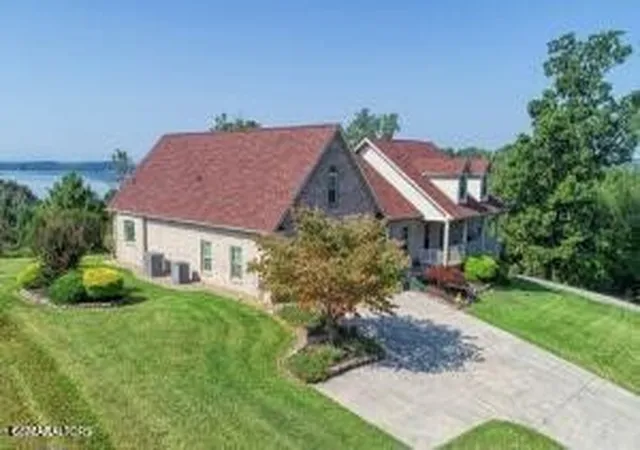 Photo 2 of Single family home for sale at 849 Pinnacle Dr, Dandridge, TN 37725 | MLS# 3528780 | Listing updated on 2026-09-11