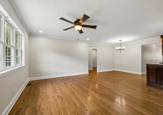 Photo 3 of Single family home for sale at 516 Crestwood Dr, Lafayette, TN 37083 | MLS# 3548037 | Listing updated on 2026-09-25