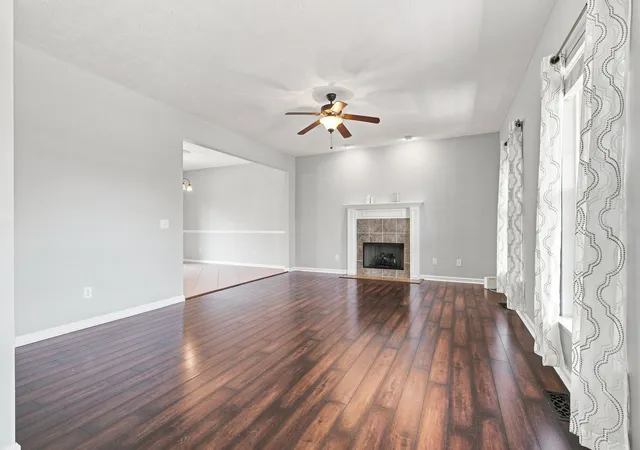Photo 4 of Single family home for sale at 102 Bartlett Ln, Hendersonville, TN 37075 | MLS# 3528846 | Listing updated on 2026-09-10