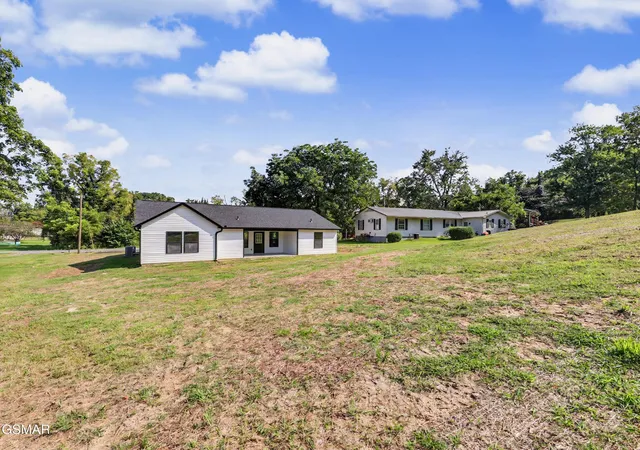 Photo 3 of Single family home for sale at 234 Meadowbrook Dr, Pigeon Forge, TN 37863 | MLS# 3528875 | Listing updated on 2026-09-15