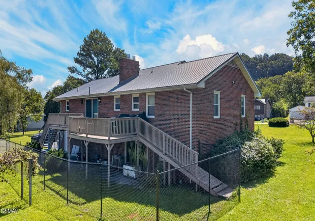 Photo 4 of Single family home for sale at 819 Redwood Dr, Mount Carmel, TN 37645 | MLS# 3591845 | Listing updated on 2026-09-15