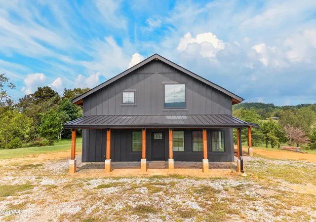 Photo 4 of Single family home for sale at 1755 Sunnydale Rd, Greeneville, TN 37743 | MLS# 3591846 | Listing updated on 2026-10-05