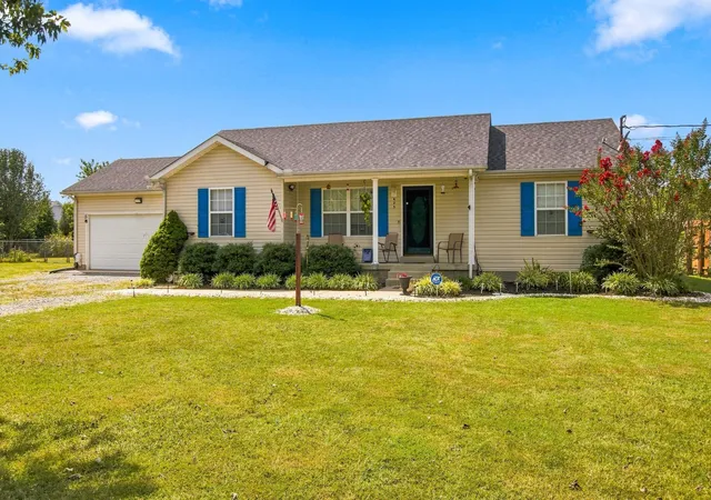 Photo 1 of Single family home for sale at 425 Davis Ln, Bell Buckle, TN 37020 | MLS# 3530745 | Listing updated on 2026-09-12
