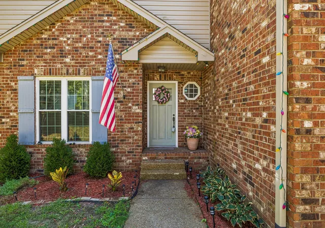 Single family home for sale at 141 Scenic Harpeth Dr, Kingston Springs, TN 37082 | MLS# 3531714