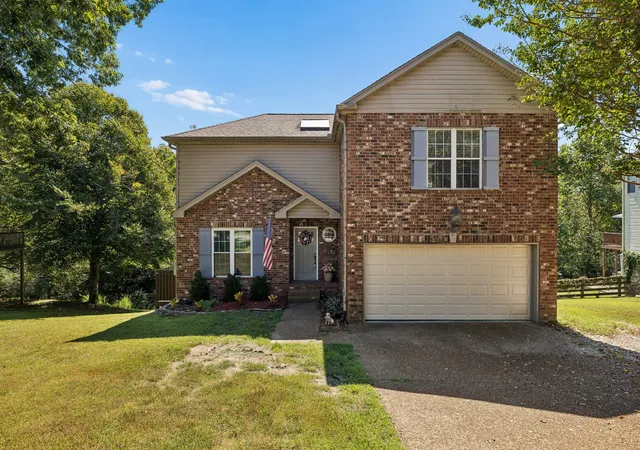 Photo 2 of Single family home for sale at 141 Scenic Harpeth Dr, Kingston Springs, TN 37082 | MLS# 3531714 | Listing updated on 2026-10-08