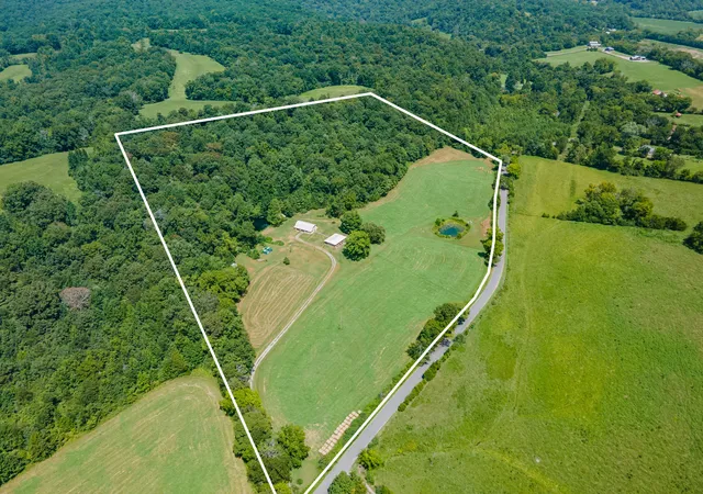 Photo 1 of Single family home for sale at 7020 Morgan Crk Rd, Centerville, TN 37033 | MLS# 3531700 | Listing updated on 2026-09-17