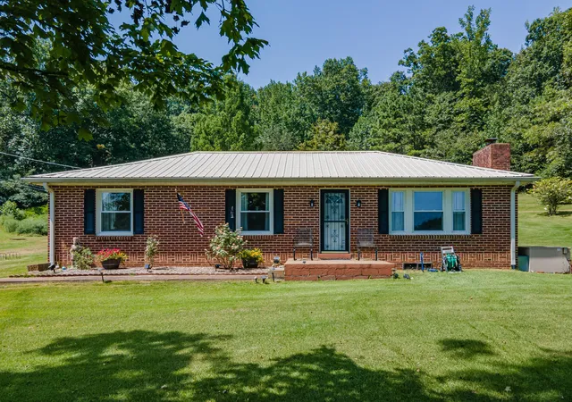 Photo 4 of Single family home for sale at 7020 Morgan Crk Rd, Centerville, TN 37033 | MLS# 3531700 | Listing updated on 2026-09-17