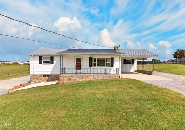 Photo 1 of Single family home for sale at 215 White Sands Rd, Greeneville, TN 37743 | MLS# 3591848 | Listing updated on 2026-09-15