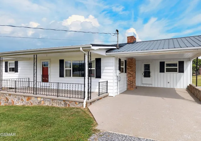 Photo 2 of Single family home for sale at 215 White Sands Rd, Greeneville, TN 37743 | MLS# 3591848 | Listing updated on 2026-09-15