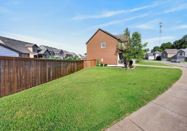 Photo 3 of Single family home for sale at 1620 Ellie Piper Cir, Clarksville, TN 37043 | MLS# 3530044 | Listing updated on 2026-09-21