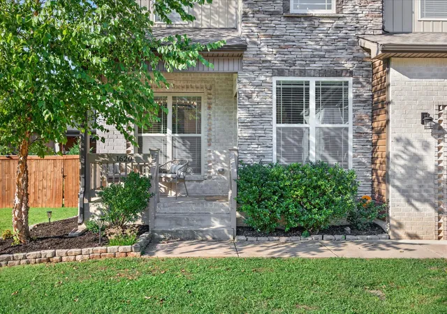 Photo 4 of Single family home for sale at 1620 Ellie Piper Cir, Clarksville, TN 37043 | MLS# 3530044 | Listing updated on 2026-09-21