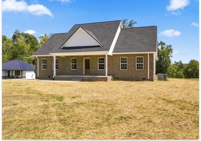 Photo 3 of Single family home for sale at 203 Marys Ln, Lafayette, TN 37083 | MLS# 3542091 | Listing updated on 2026-09-14