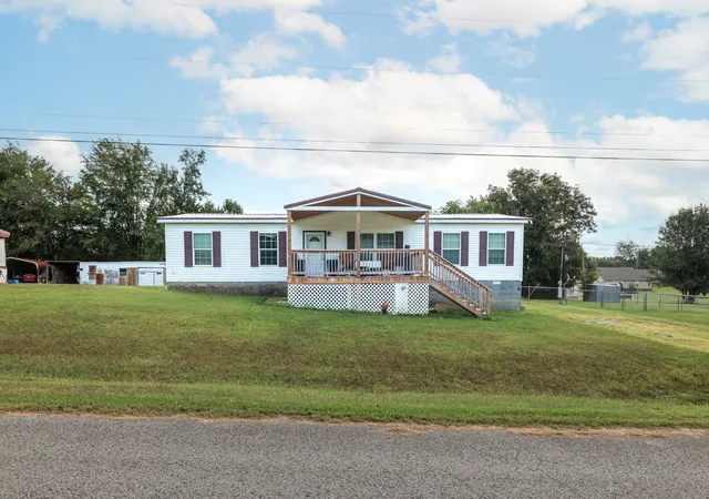 Photo 1 of Manufactured home for sale at 14 Pioneer Dr, Fayetteville, TN 37334 | MLS# 3545733 | Listing updated on 2026-09-15