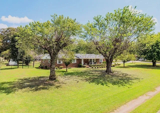 Photo 1 of Single family home for sale at 156 S Arrowhead Dr, Mc Minnville, TN 37110 | MLS# 3529525 | Listing updated on 2026-09-14