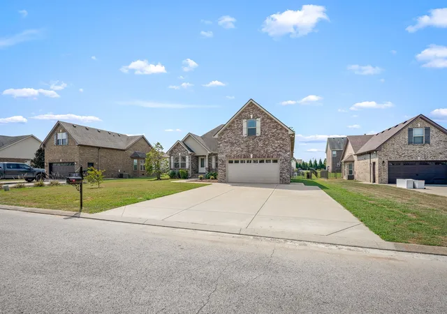 Photo 1 of Single family home for sale at 1413 Sam Houston Ave, Murfreesboro, TN 37129 | MLS# 3545428 | Listing updated on 2026-09-25