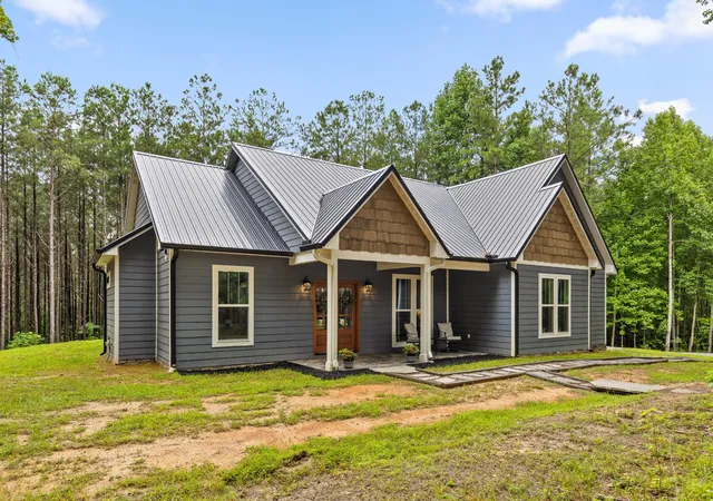 Photo 1 of Single family home for sale at 355 Mokay View Dr, South Pittsburg, TN 37380 | MLS# 3531195 | Listing updated on 2026-10-02