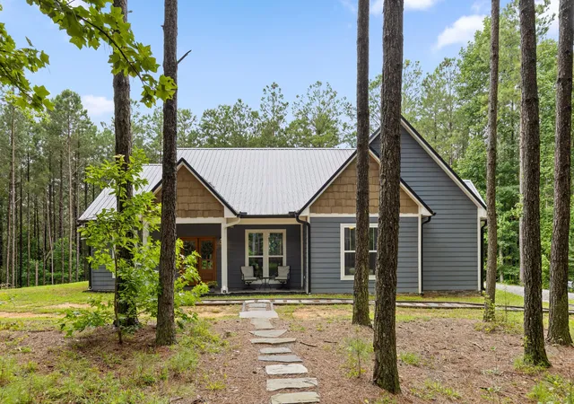 Photo 2 of Single family home for sale at 355 Mokay View Dr, South Pittsburg, TN 37380 | MLS# 3531195 | Listing updated on 2026-10-02