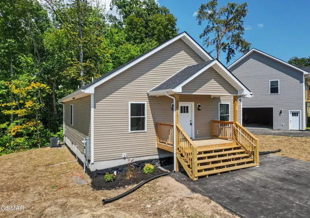 Photo 1 of Single family home for sale at 2435 Scenic Mountain Dr, Sevierville, TN 37876 | MLS# 3529534 | Listing updated on 2026-09-11