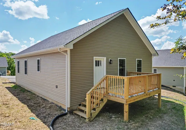 Photo 2 of Single family home for sale at 2435 Scenic Mountain Dr, Sevierville, TN 37876 | MLS# 3529534 | Listing updated on 2026-09-11