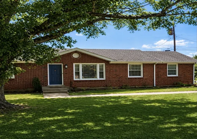 Photo 1 of Single family home for sale at 823 Glendale Dr, Clarksville, TN 37043 | MLS# 3529545 | Listing updated on 2026-09-13