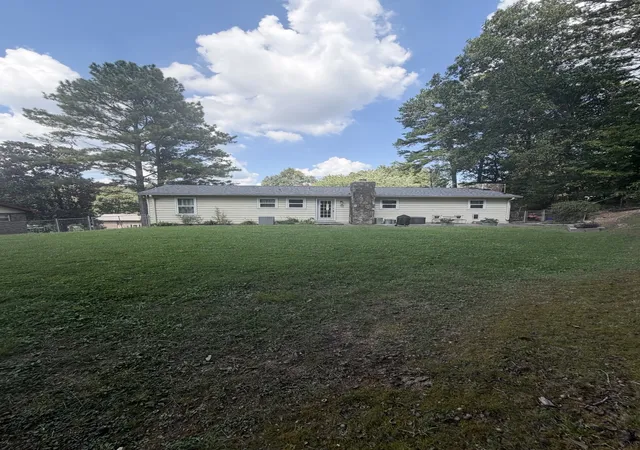 Photo 3 of Single family home for sale at 960 Forest Dr SE, Cleveland, TN 37323 | MLS# 3529618 | Listing updated on 2026-09-14