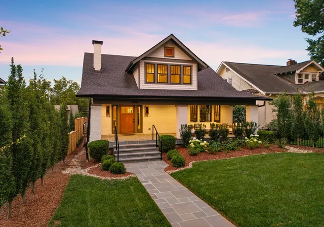 Photo 1 of Mansion for sale at 2806 Oakland Ave, Nashville, TN 37212 | MLS# 3530281 | Listing updated on 2026-09-15