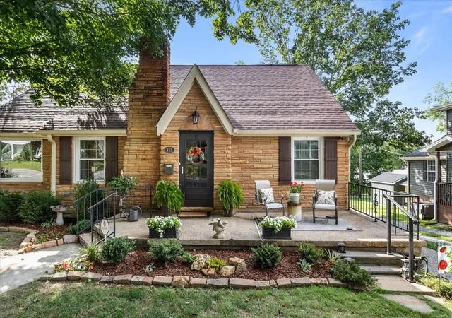 Photo 3 of Single family home for sale at 413 Center Ave, Dickson, TN 37055 | MLS# 3529607 | Listing updated on 2026-09-14