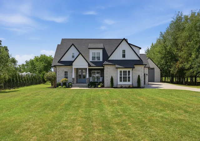 Photo 2 of Single family home for sale at 1185 Walnut Grv Rd, Christiana, TN 37037 | MLS# 3530920 | Listing updated on 2026-09-24