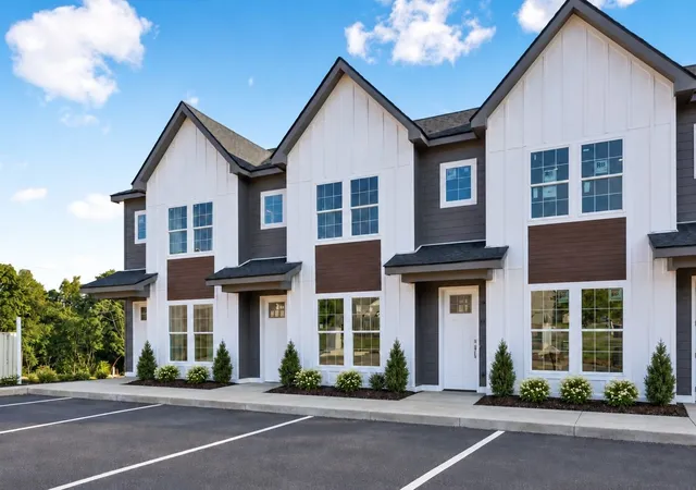 Photo 3 of Townhouse for sale at 2255 Mccormick Ln #105, Clarksville, TN 37040 | MLS# 3545602 | Listing updated on 2026-09-18
