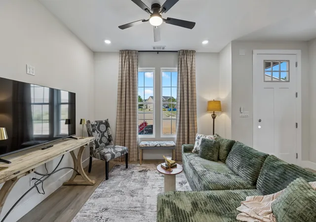 Photo 4 of Townhouse for sale at 2255 Mccormick Ln #105, Clarksville, TN 37040 | MLS# 3545602 | Listing updated on 2026-09-18