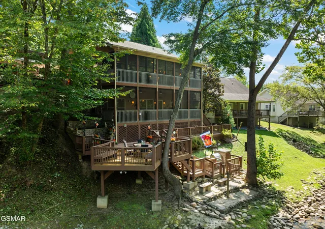 Photo 2 of Single family home for sale at 726 Plantation Dr, Pigeon Forge, TN 37863 | MLS# 3591853 | Listing updated on 2026-09-14
