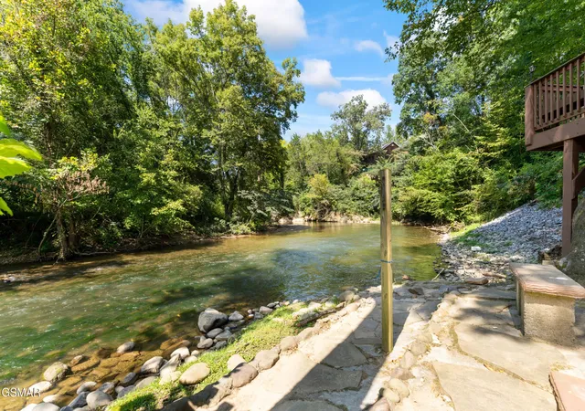 Photo 3 of Single family home for sale at 726 Plantation Dr, Pigeon Forge, TN 37863 | MLS# 3591853 | Listing updated on 2026-09-14