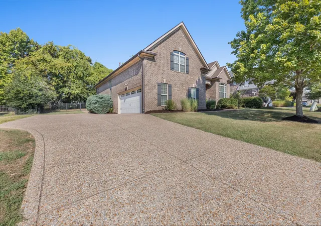Photo 3 of Sale Pending at 1012 Whispering Wind Way, Hendersonville, TN 37075 | MLS# 3542859 | Listing updated on 2026-09-09
