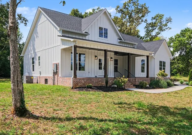 Photo 1 of Single family home for sale at 4881 Woodbury Pike, Murfreesboro, TN 37127 | MLS# 3530716 | Listing updated on 2026-09-12