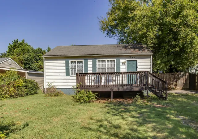 Photo 1 of Single family home for sale at 2327 Grove St, Maryville, TN 37804 | MLS# 3529775 | Listing updated on 2026-09-11