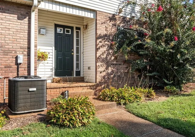 Photo 2 of Townhouse for sale at 111 Eastdale Ln, Dickson, TN 37055 | MLS# 3531510 | Listing updated on 2026-09-15