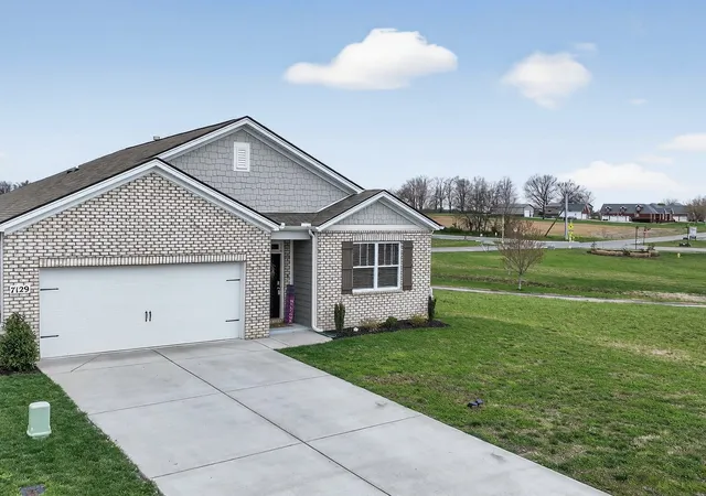 Photo 2 of Single family home for sale at 7129 Sunny Parks Dr, White House, TN 37188 | MLS# 3543234 | Listing updated on 2026-09-08