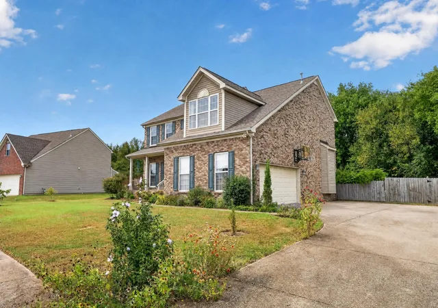 Photo 3 of Single family home for sale at 2240 Gilmore Xing Ln, Nashville, TN 37218 | MLS# 3544093 | Listing updated on 2026-09-14