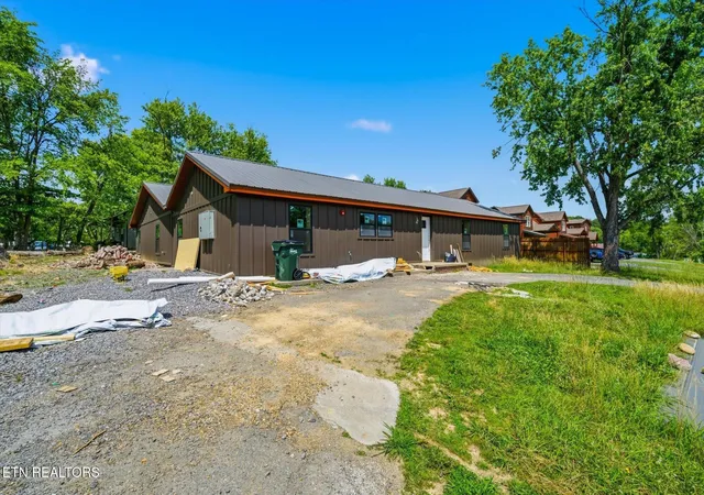 Photo 1 of Single family home for sale at 212 Caton Rd, Sevierville, TN 37862 | MLS# 3544466 | Listing updated on 2026-09-11