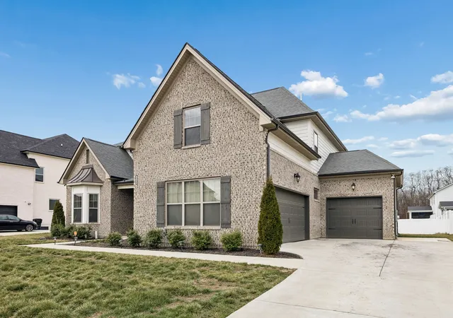 Photo 3 of Single family home for sale at 3906 Hon Dr, Murfreesboro, TN 37128 | MLS# 3531774 | Listing updated on 2026-10-16