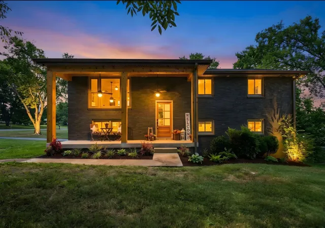 Photo 3 of Single family home for sale at 127 Veebelt Dr, Hendersonville, TN 37075 | MLS# 3530358 | Listing updated on 2026-09-18