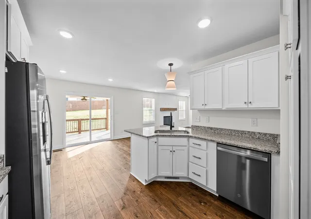 Photo 4 of Single family home for sale at 404 Park Glen Ln, Clarksville, TN 37042 | MLS# 3531379 | Listing updated on 2026-09-15
