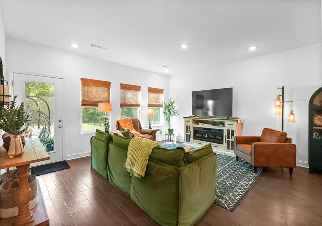 Photo 3 of Single family home for sale at 2149 Creekland View Blvd, Nashville, TN 37207 | MLS# 3541262 | Listing updated on 2026-09-15
