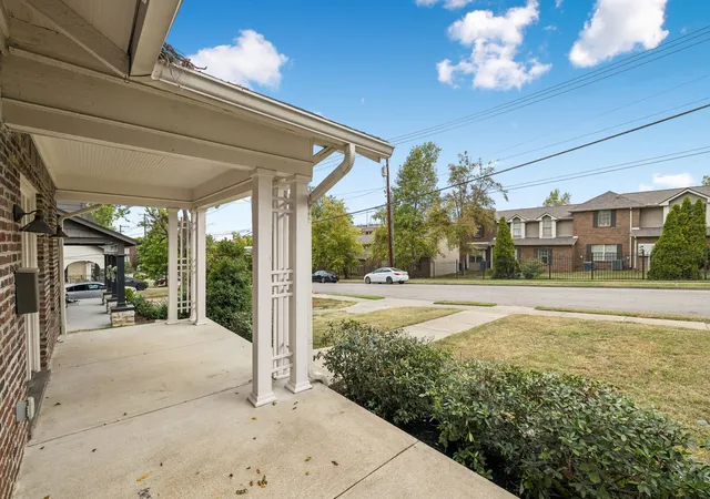Photo 3 of Single family home for sale at 1509 Ashwood Ave, Nashville, TN 37212 | MLS# 3546806 | Listing updated on 2026-10-06