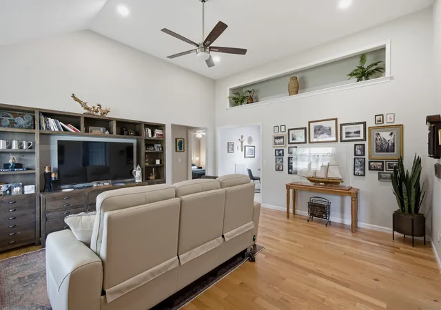 Photo 3 of Single family home for sale at 2095 Bolden Dr, Murfreesboro, TN 37127 | MLS# 3536025 | Listing updated on 2026-09-13
