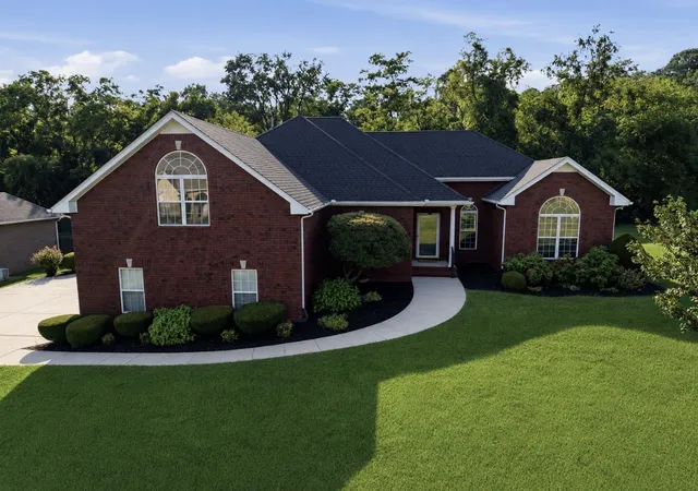 Photo 1 of Single family home for sale at 1017 Stafford Ct, Hendersonville, TN 37075 | MLS# 3541276 | Listing updated on 2026-09-13