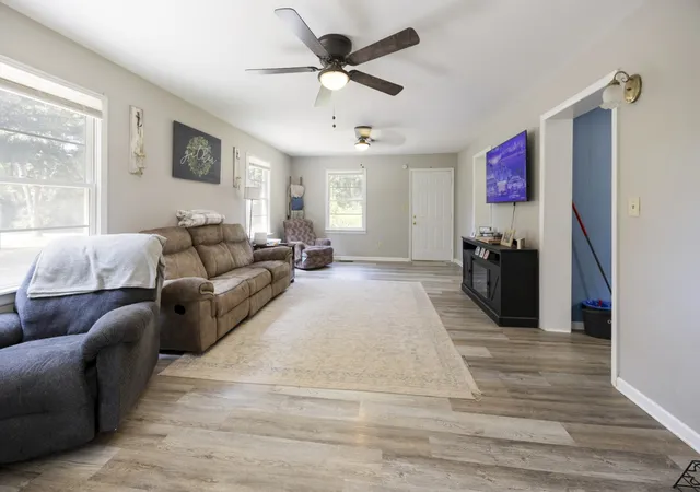 Photo 2 of Single family home for sale at 106 Darwin St, Decherd, TN 37324 | MLS# 3530723 | Listing updated on 2026-09-11
