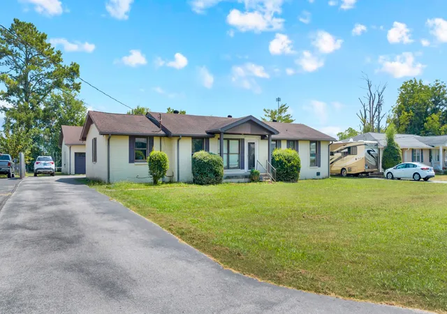 Photo 1 of Single family home for sale at 411 Colgate Ave, Lebanon, TN 37087 | MLS# 3547844 | Listing updated on 2026-09-14