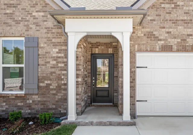 Photo 2 of Sale Pending at 412 Old Spring Ln, Gallatin, TN 37066 | MLS# 3530682 | Listing updated on 2026-09-15